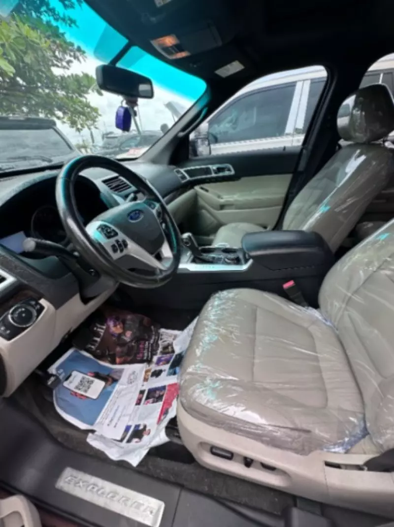 Ford Explorer   - 2014