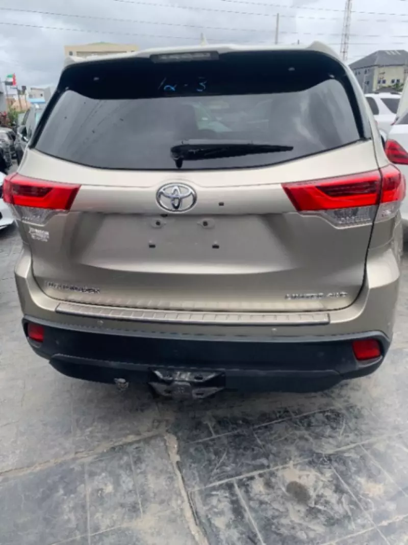Toyota Highlander   - 2009