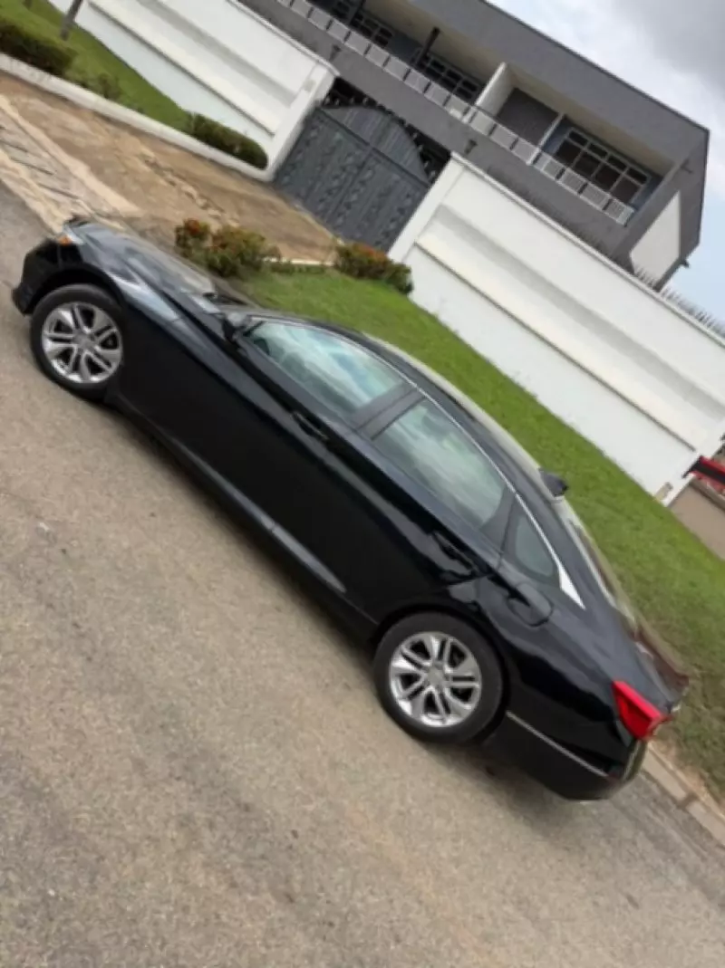 Honda Accord   - 2019