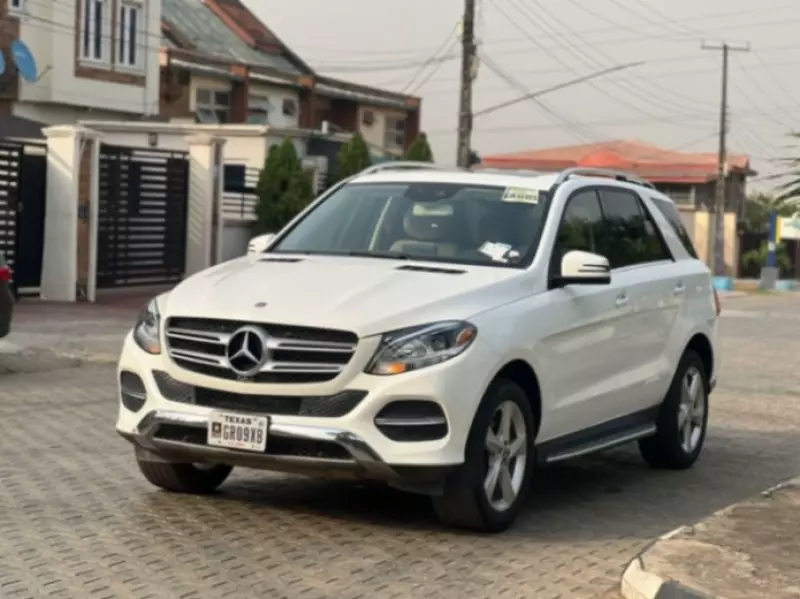 Mercedes-Benz GLE-Class   - 2017