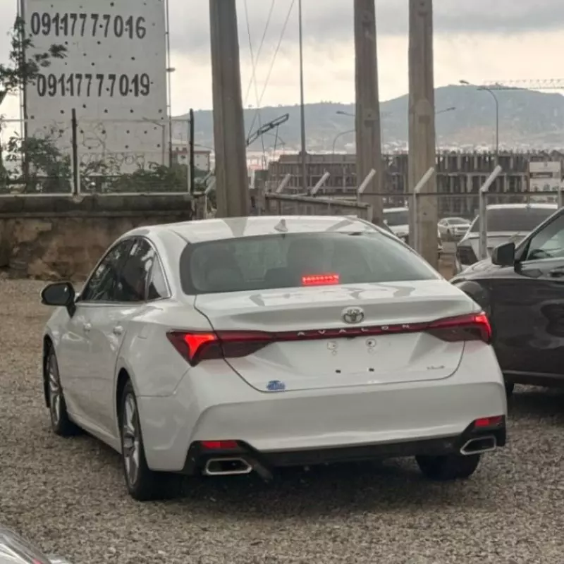 TOYOTA Avalon - 2019