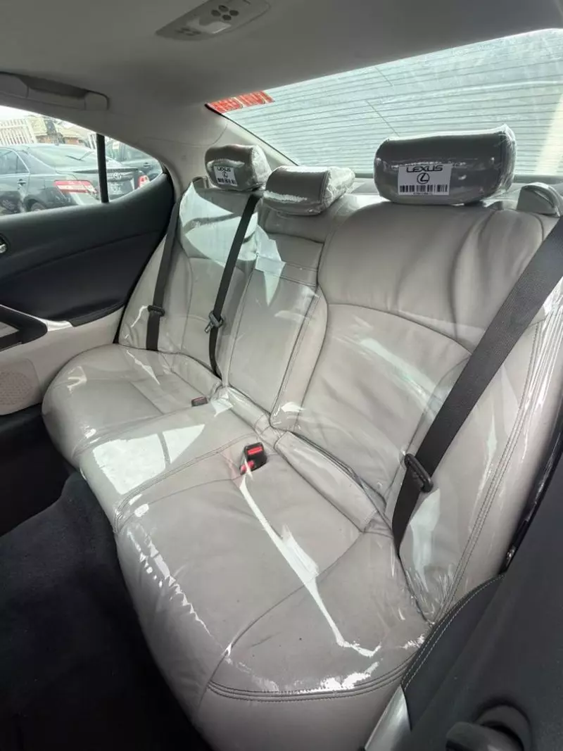 Lexus IS - 2010