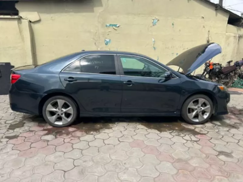 Toyota Camry   - 2014