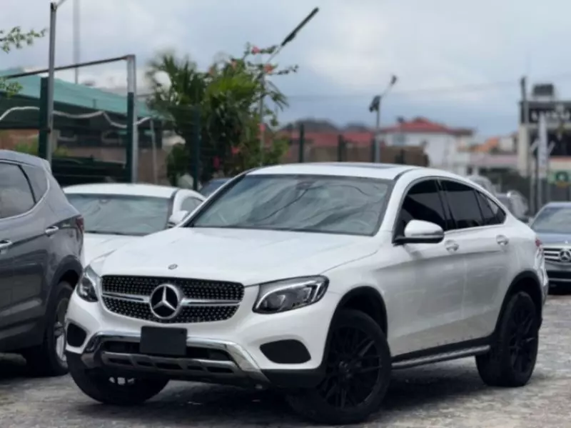 Mercedes-Benz GLC 300   - 2016