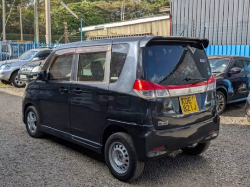 Mitsubishi Delica    - 2014