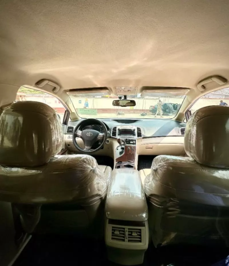 Toyota Venza   - 2012