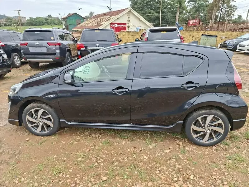 Toyota Aqua Hybrid   - 2016