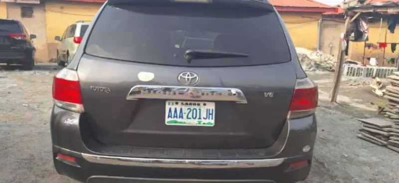 Toyota Highlander   - 2013