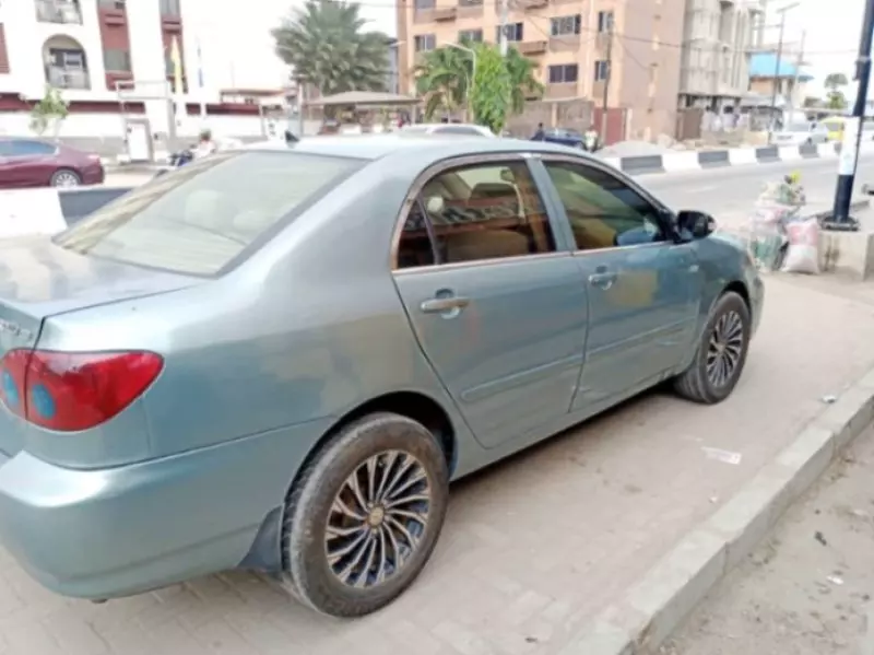 Toyota Corolla - 2005