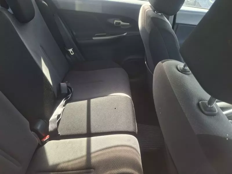 Toyota Ist    - 2011