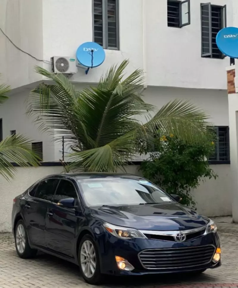 Toyota Avalon   - 2014