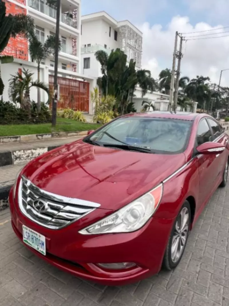 Hyundai Sonata   - 2014