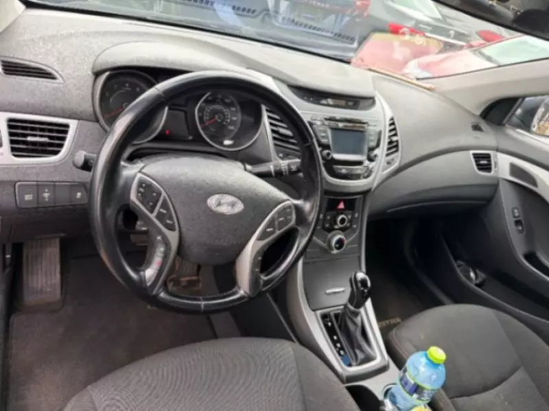 Hyundai Elantra   - 2015