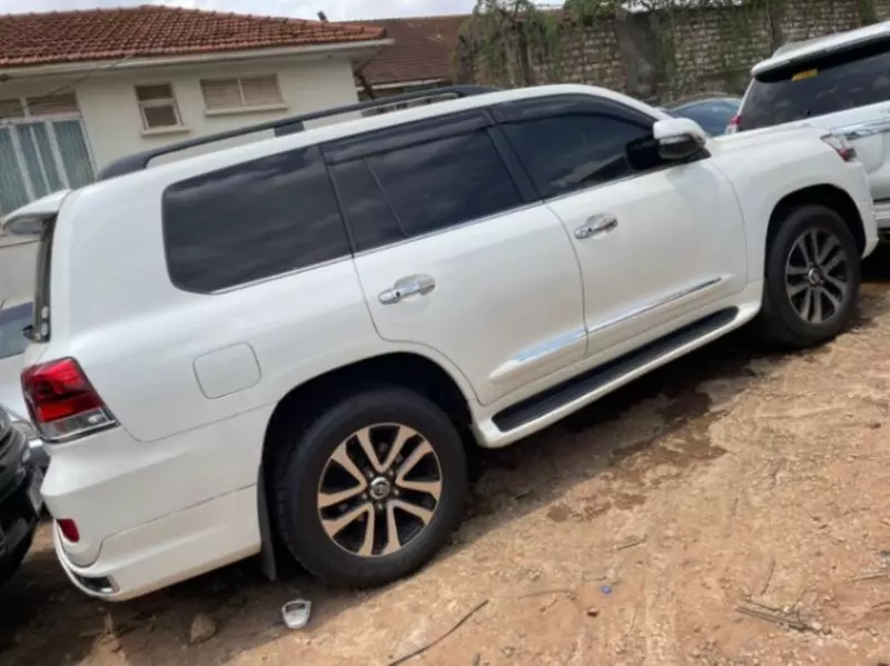 Toyota Landcruiser  V8   - 2009