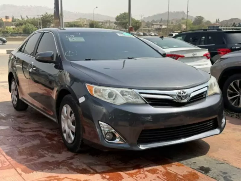 Toyota Camry   - 2014
