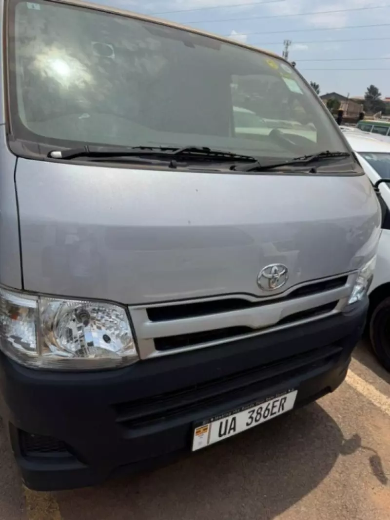 TOYOTA Hiace - 2012