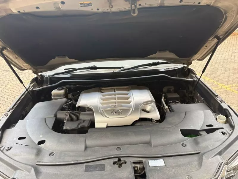 Lexus LX 570   - 2016