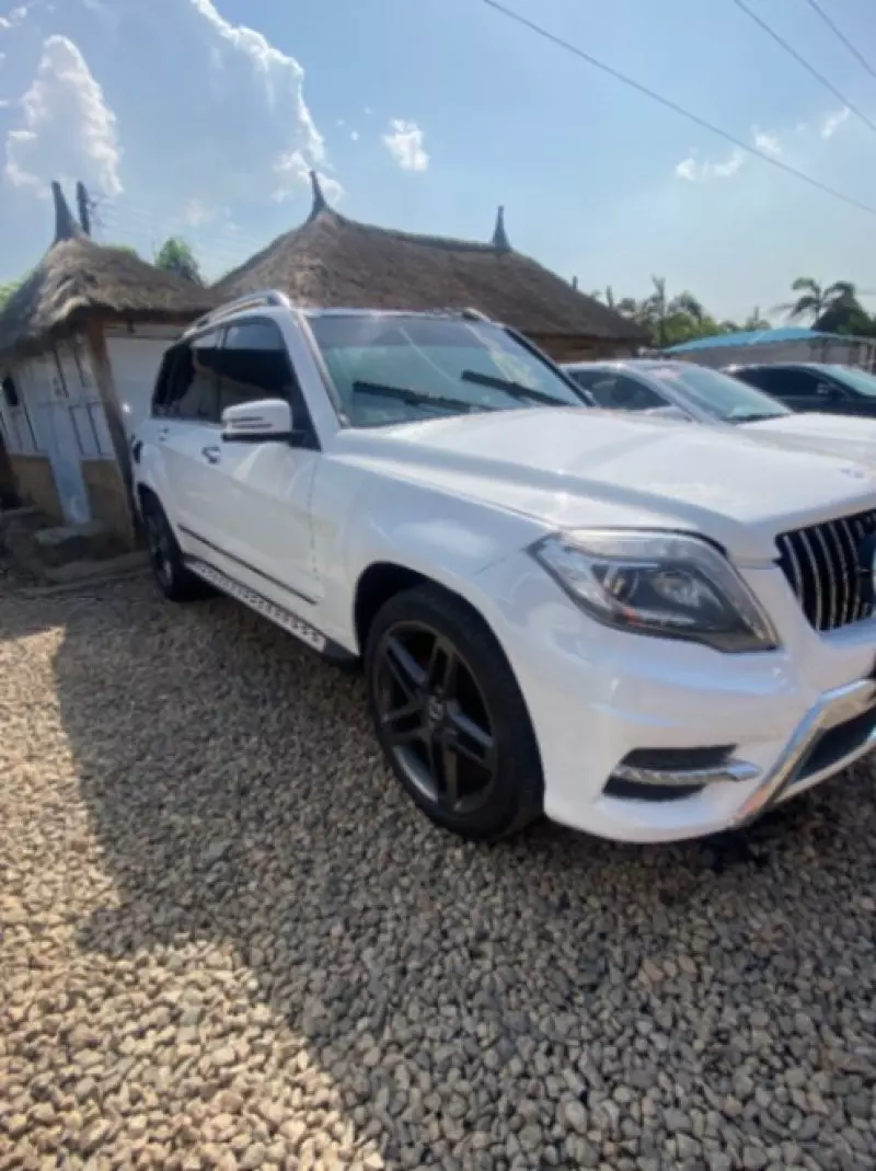 Mercedes-Benz GLK 350   - 2012