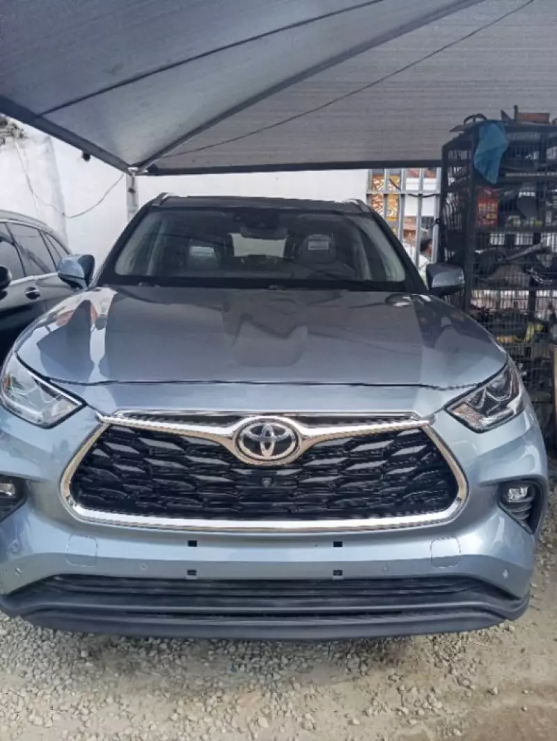 Toyota Highlander   - 2020