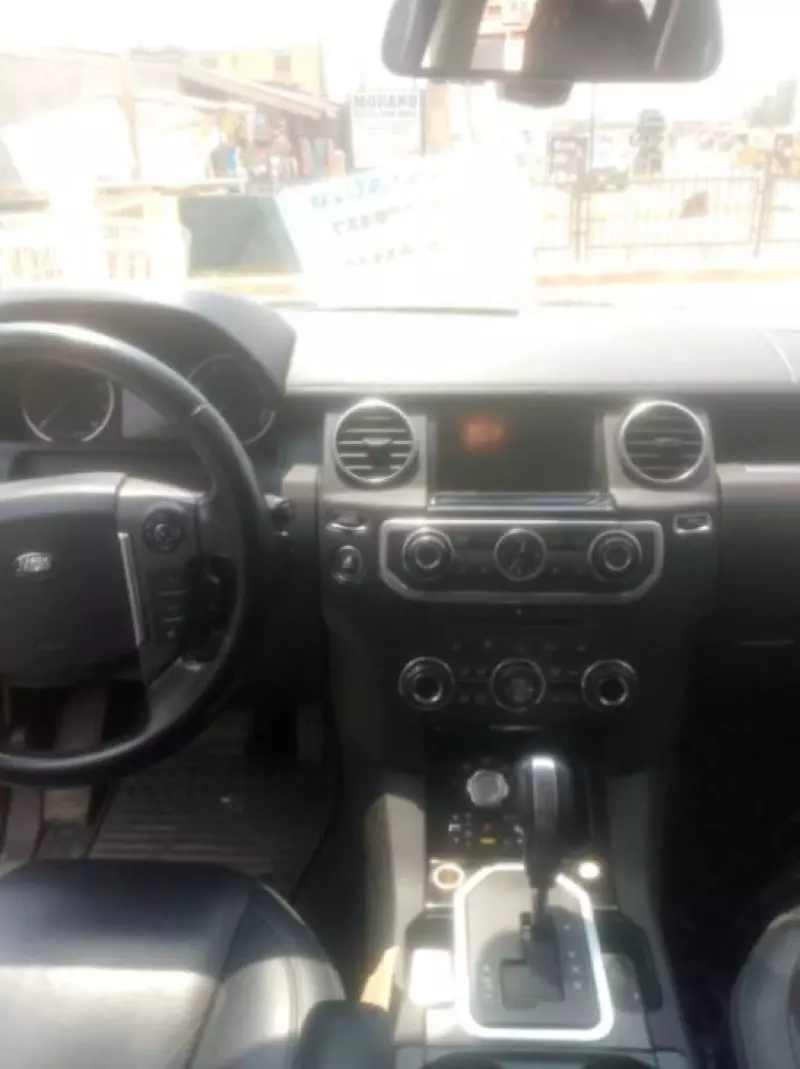 Land Rover  HSE LR4   - 2011