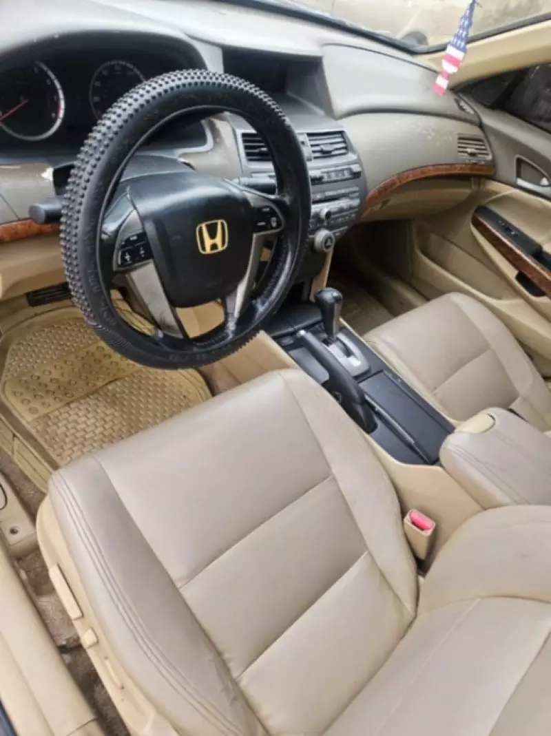 Honda Accord - 2009