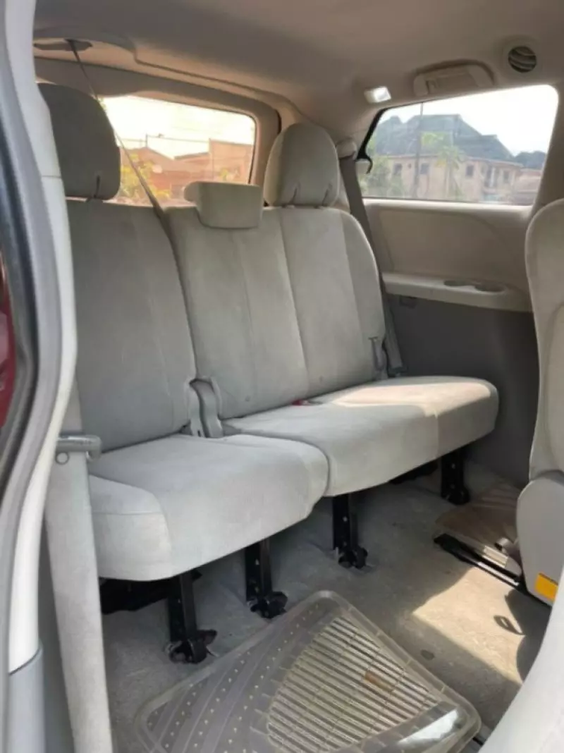 Toyota Sienna   - 2013