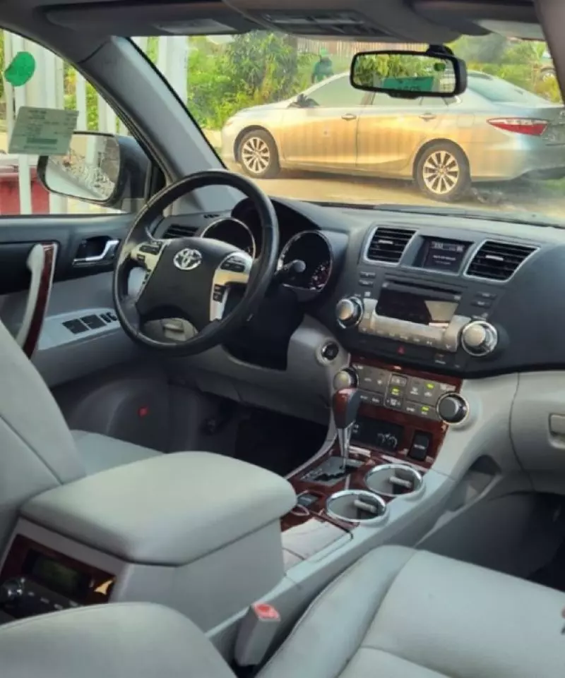 TOYOTA Highlander   - 2012