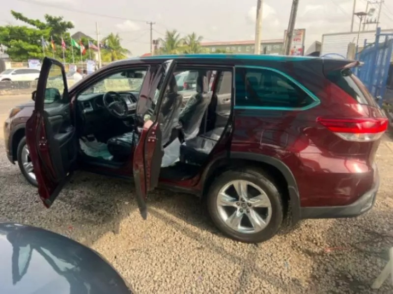 Toyota Highlander   - 2019