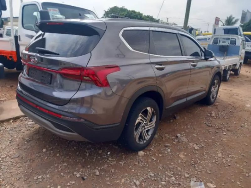 Hyundai Santa Fe   - 2022