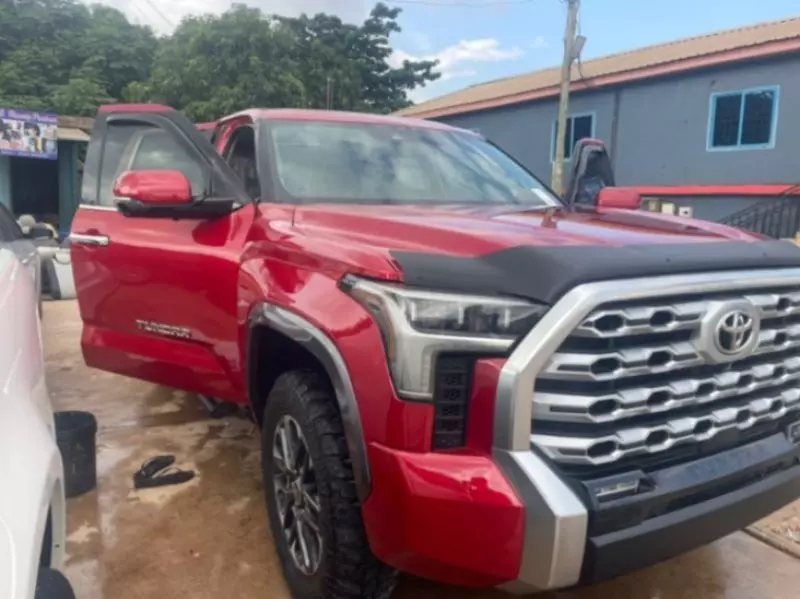 TOYOTA Tundra - 2022