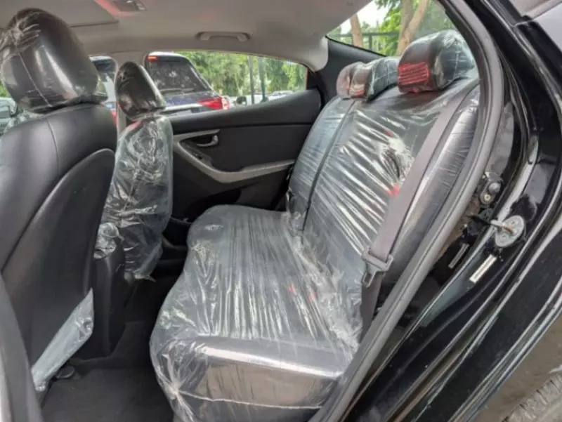 Hyundai Elantra   - 2013