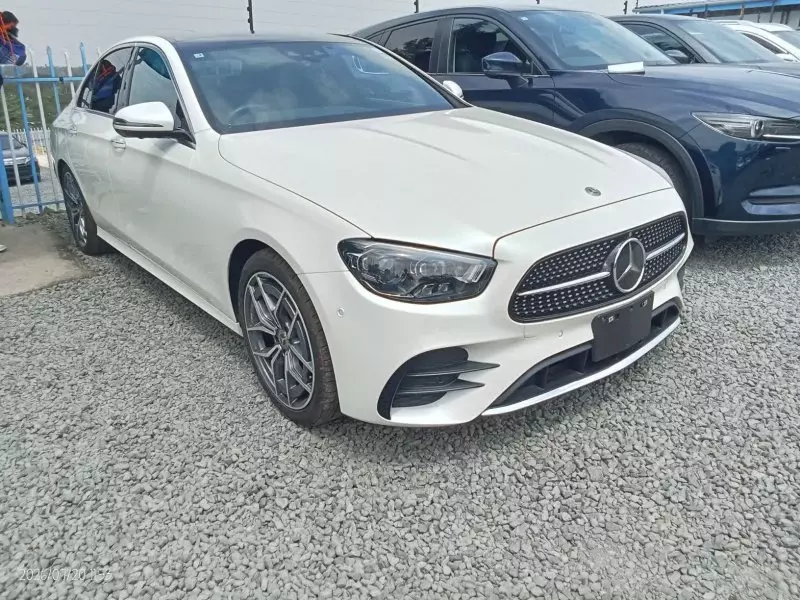 Mercedes-Benz E200 - 2020