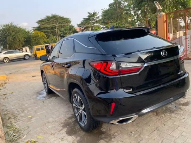 Lexus RX   - 2019