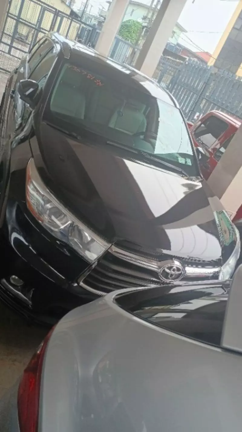 Toyota Highlander   - 2015