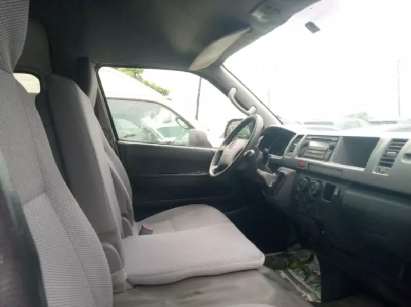 Toyota Hiace   - 2005