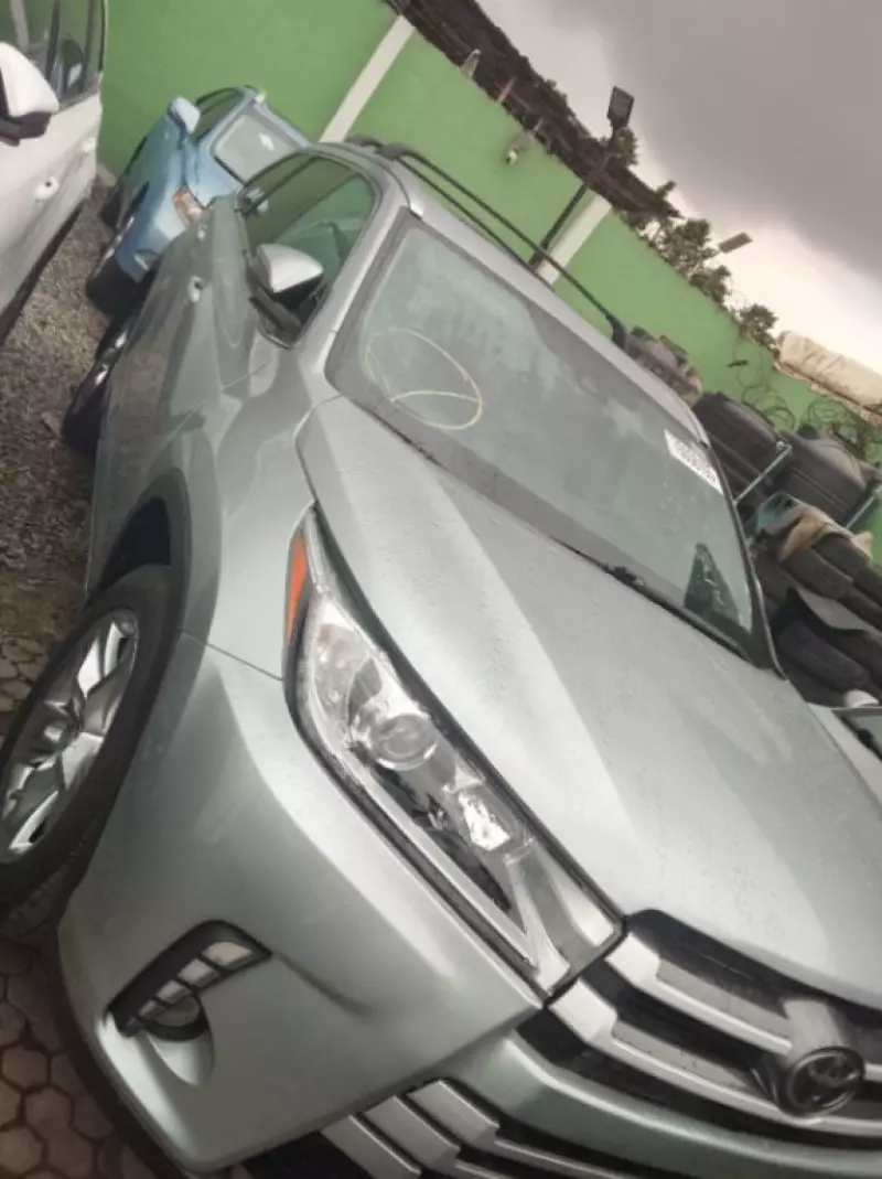 TOYOTA Highlander - 2017