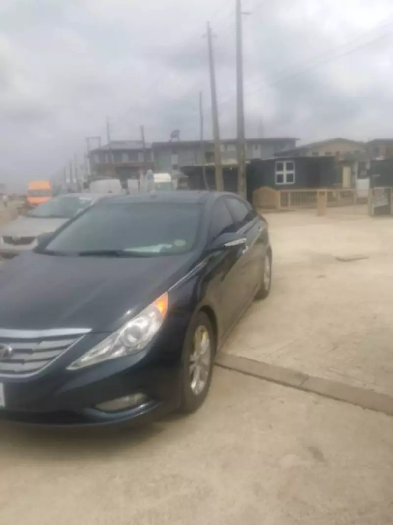 Hyundai SONATA 2,0L BVA GL   - 2011