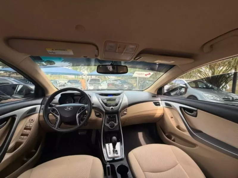 Hyundai Elantra   - 2013