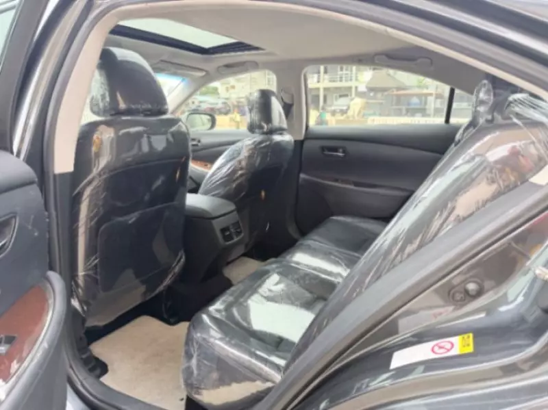 Lexus ES 350   - 2010