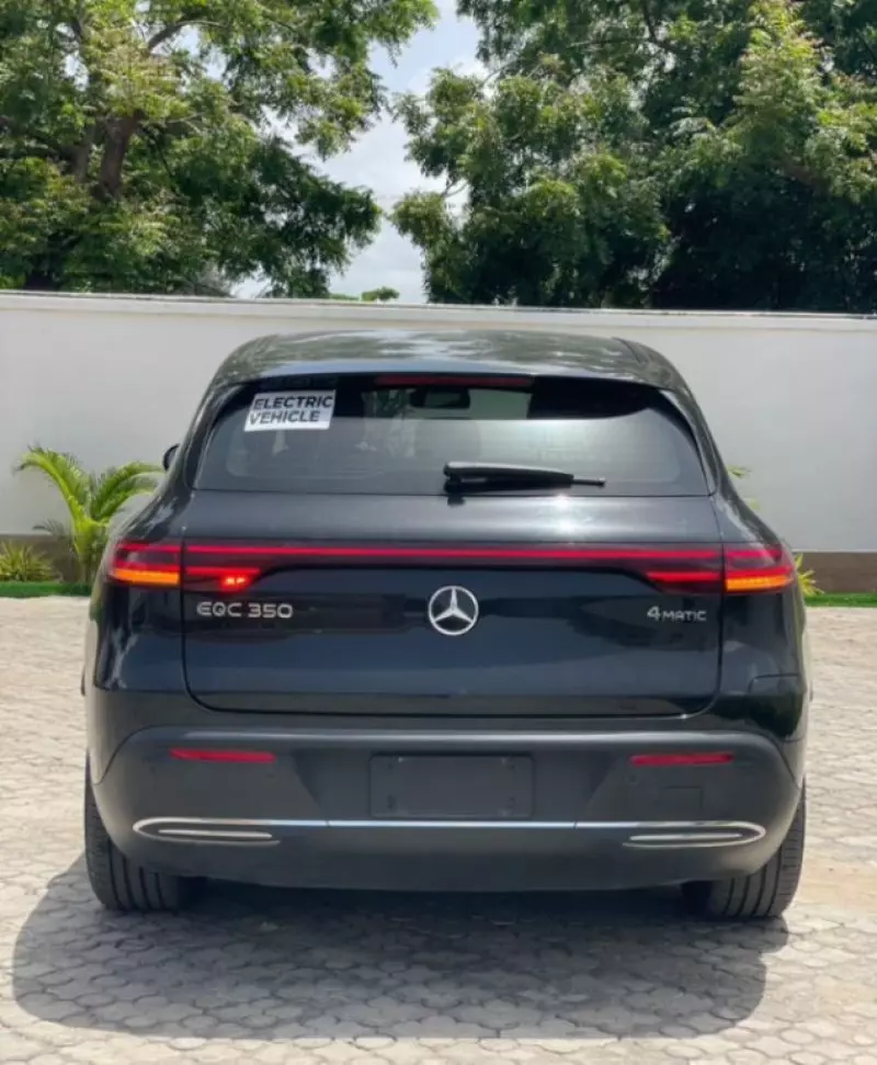 Mercedes-Benz EQC400   - 2021