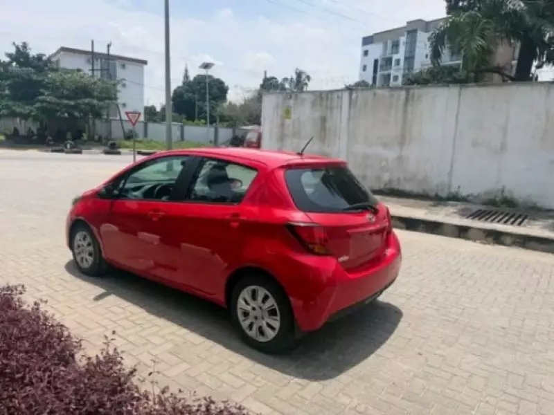 TOYOTA yaris   - 2015