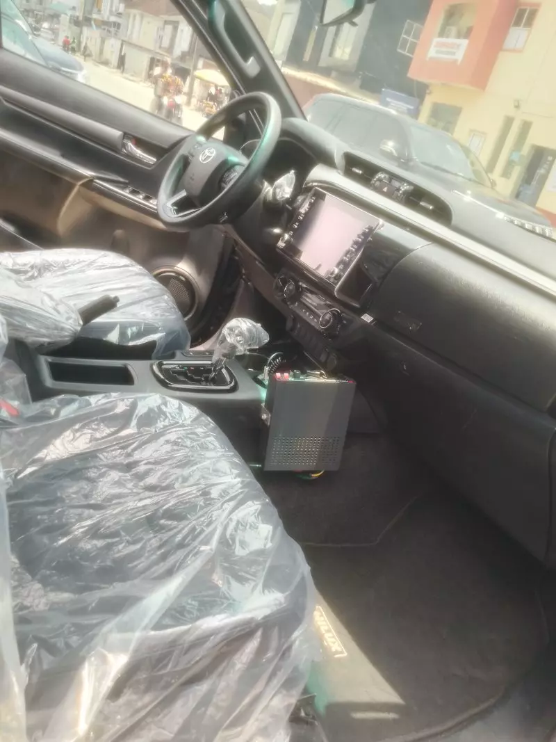 Toyota Hilux   - 2022