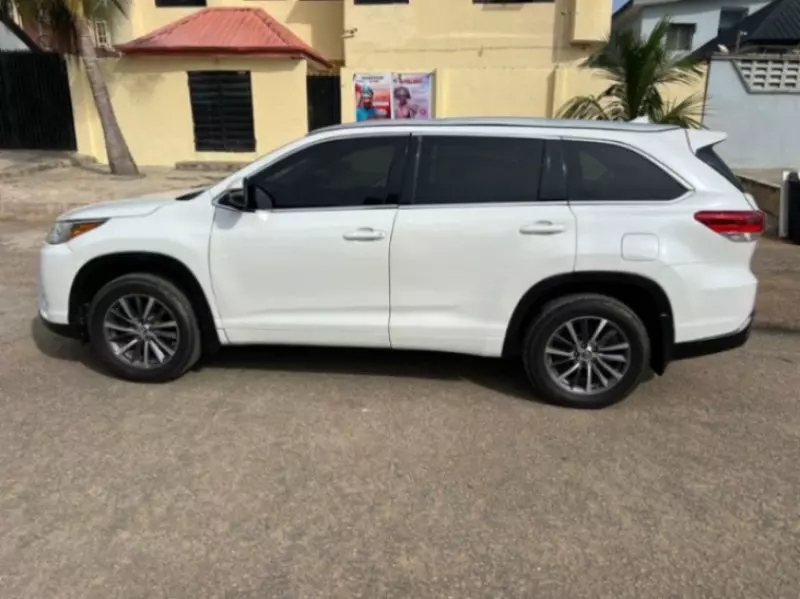 Toyota Highlander   - 2018