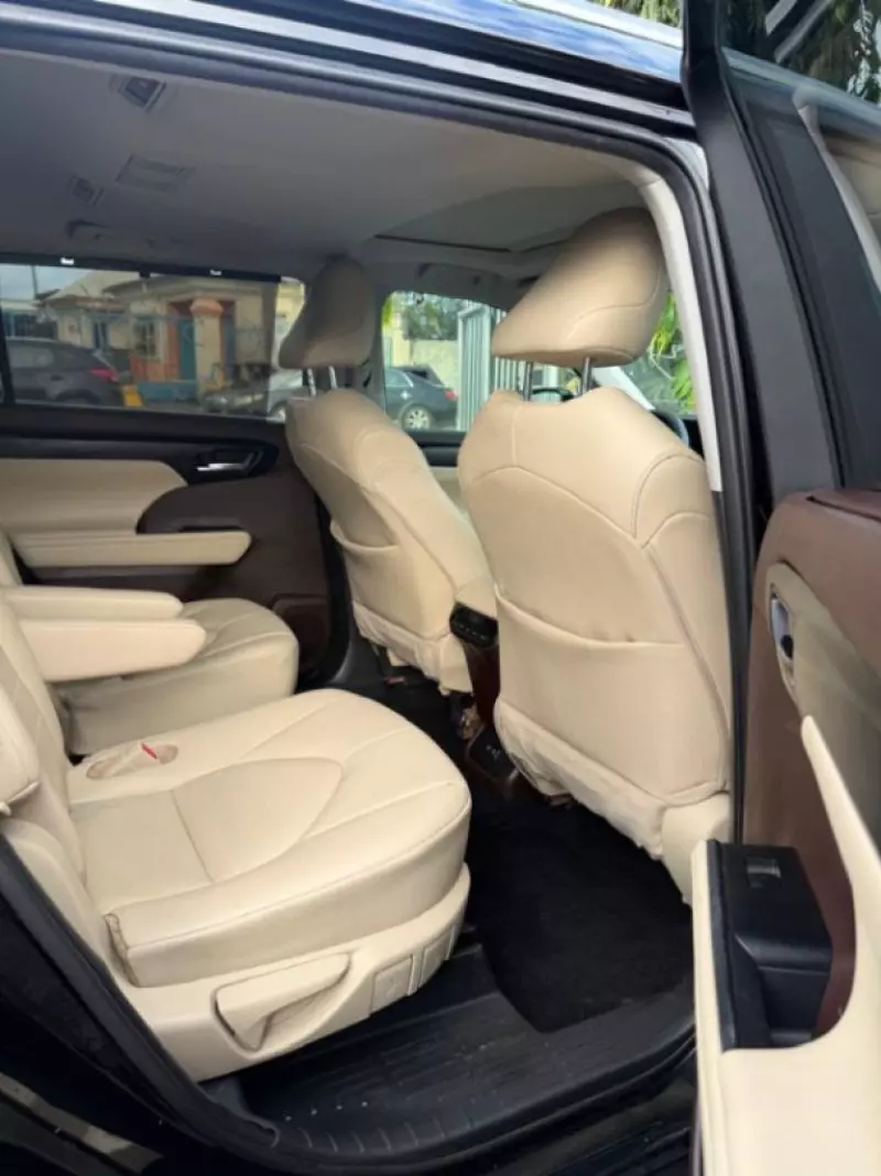 TOYOTA Highlander   - 2020