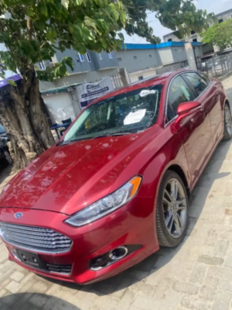 Ford Fusion   - 2016