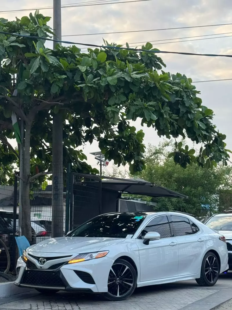 TOYOTA Camry - 2018