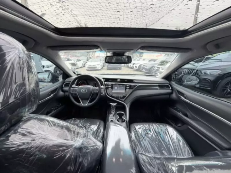 Toyota Camry   - 2018