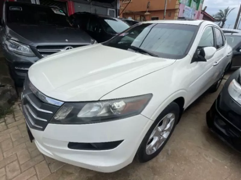 Honda Crosstour   - 2010
