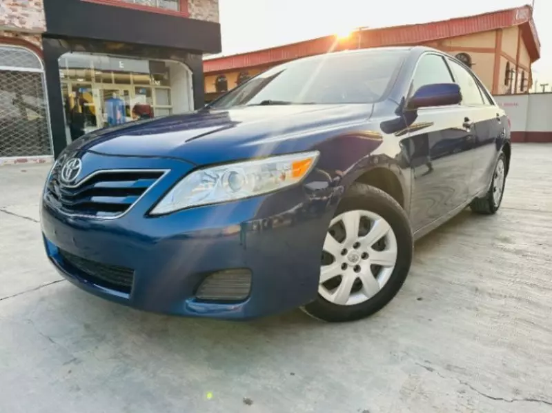 TOYOTA Camry   - 2010