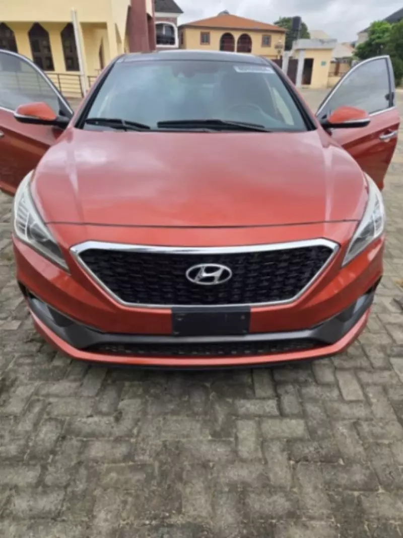 Hyundai Sonata   - 2015